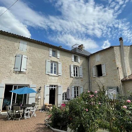 Chambre Chez L'Habitant, Au Moulin Du Bonheur Le Bourdet Exteriör bild